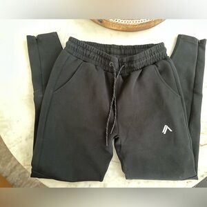 Alphalete ELMTS zip joggers black
